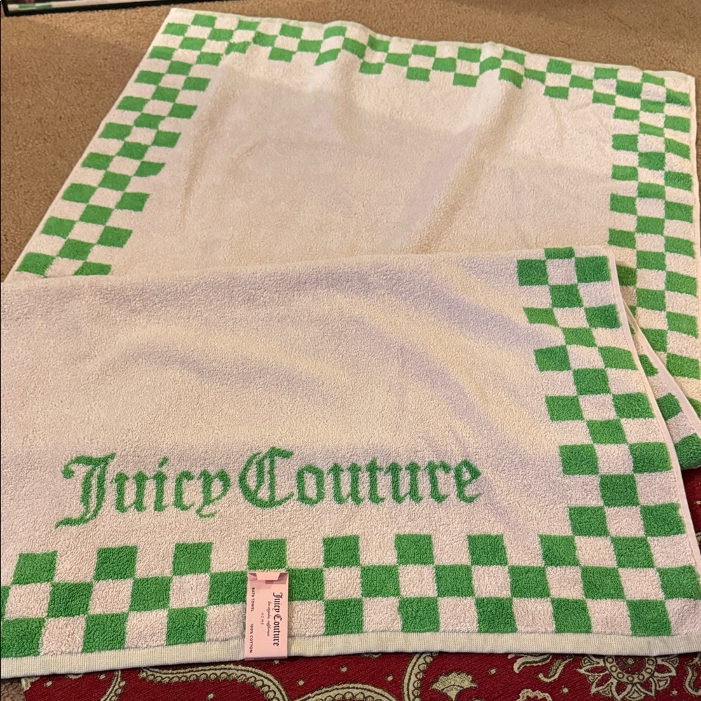Juicy Couture Green and White Checkered Towel Set